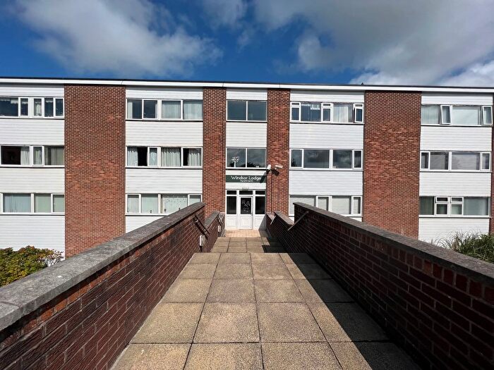 2 Bedroom Flat To Rent In Windsor Lodge, Lytham St. Annes, FY8