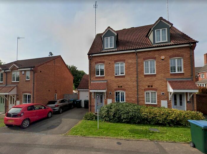 3 Bedroom Semi-Detached House To Rent In Waterford Way, Coventry, CV3