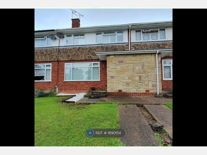 3 Bedroom Terraced House To Rent In Skreens Court, Chelmsford, CM1