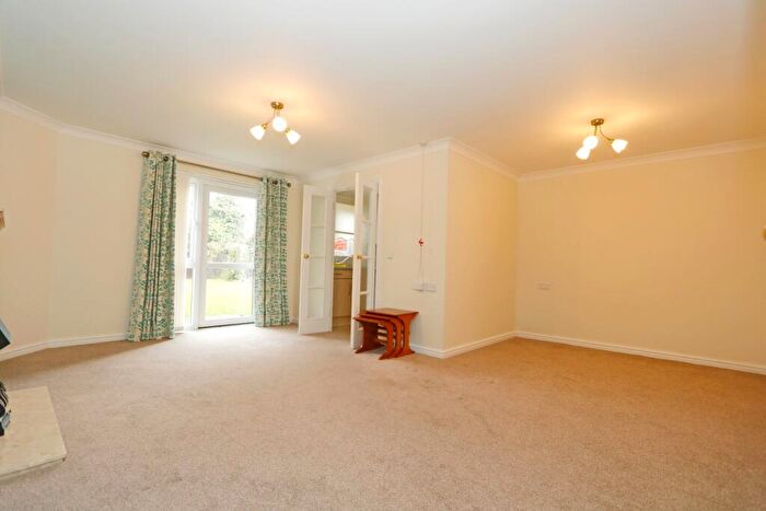 1 Bedroom Flat For Sale In Aragon Court, - Church Road, Hadleigh, Essex, SS7