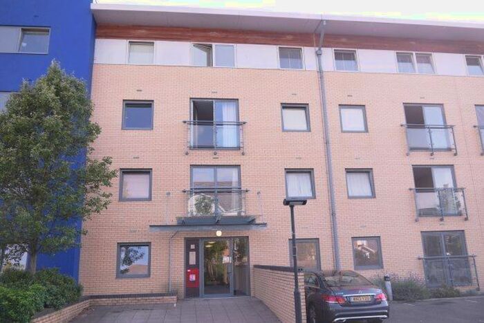 2 Bedroom Flat To Rent In St. Marys Island, Chatham, ME4