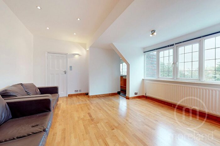 2 Bedroom Flat To Rent In Finchley Road, Golders Green, London, NW11