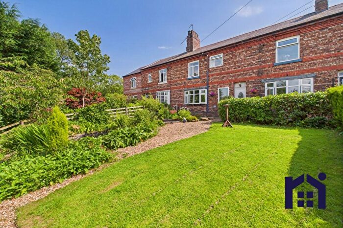 5 Bedroom Terraced House For Sale In Junction Terrace, Euxton, PR7