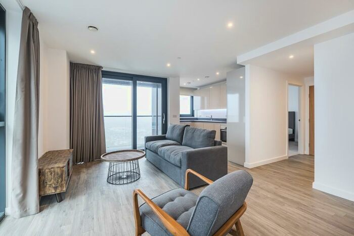 3 Bedroom Flat To Rent In The Well House, Sutton, SM1