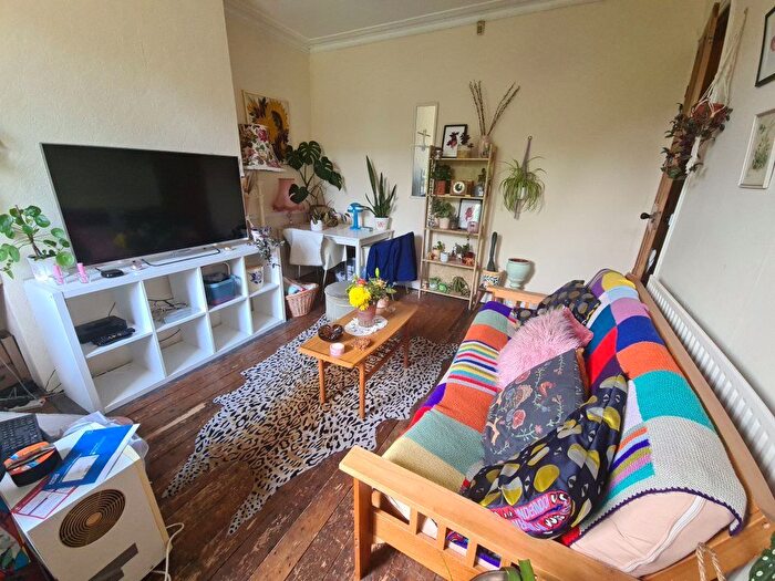 2 Bedroom Semi-Detached House To Rent In Haddon Place, Leeds, LS4