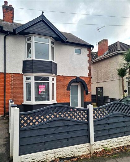 3 Bedroom Semi-Detached House To Rent In Avenue Vivian, Scunthorpe, DN15