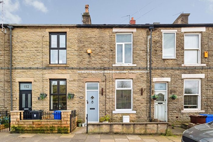 2 Bedroom Terraced House For Sale In Stockport Road, Ashton-Under-Lyne, Lancashire, OL5