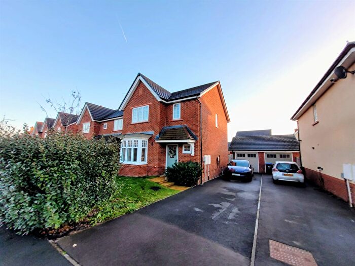 3 Bedroom Detached House For Sale In Bellenger Way, Brize Norton, Carterton, OX18