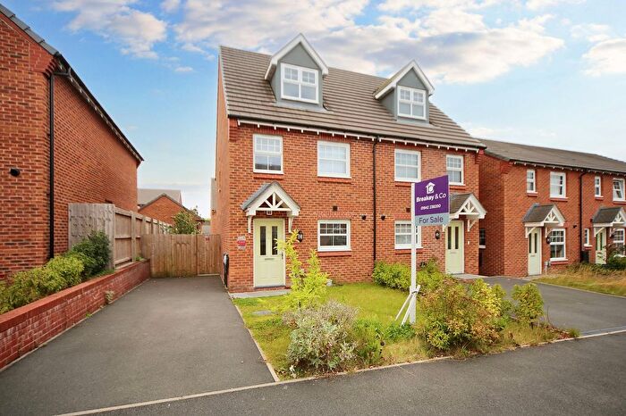 3 Bedroom Semi-Detached House For Sale In Granary Square, Aspull, WN2