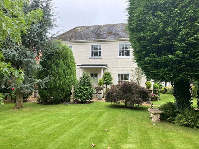 4 Bedroom Detached House For Sale In Romsey Road, Whiteparish, Salisbury, Wiltshire, SP5