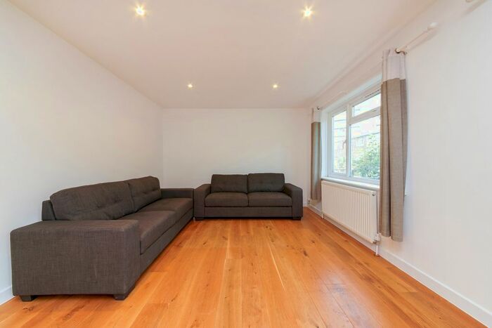 4 Bedroom End Of Terrace House To Rent In Moore Walk, London, E7