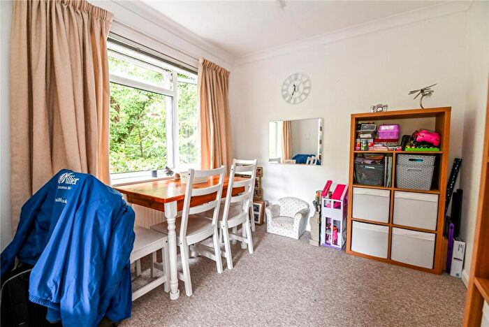 2 Bedroom Apartment For Sale In Violet Lane, New Milton, Hampshire, BH25