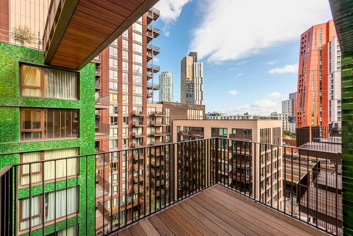 1 Bedroom Flat To Rent In Legacy Gardens, Nine Elms, London, SW11