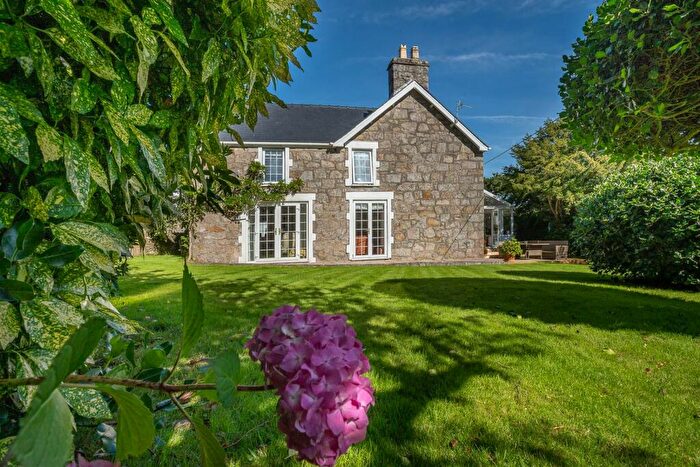 4 Bedroom House For Sale In Benllech, Tyn-Y-Gongl, LL74