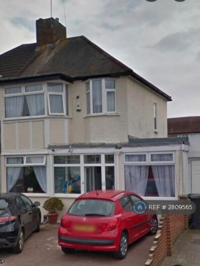 4 Bedroom Semi Detached House To Rent In Cedar Avenue, Enfield, EN3