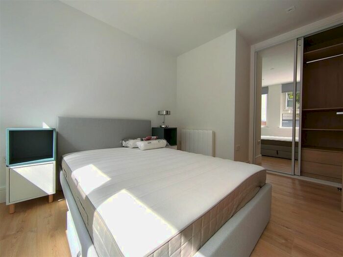 1 Bedroom Flat To Rent In Queens Road, Weybridge, Weybridge, KT13