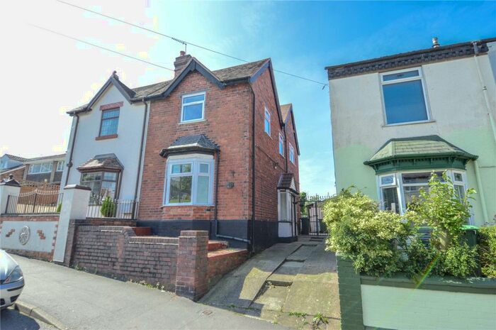 3 Bedroom Semi-Detached House To Rent In Pound Road, Oldbury, West Midlands, B68
