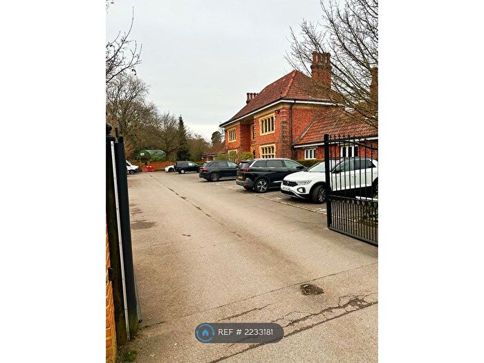 3 Bedroom Flat To Rent In Windsor Forest Court, Ascot, SL5