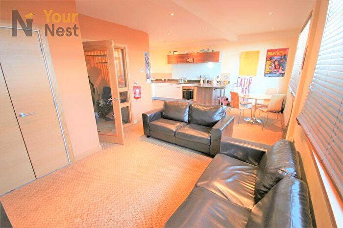 2 Bedroom Apartment To Rent In Apartment, The Lounge Apartments, Headingley, LS6