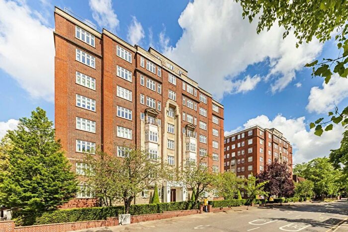 3 Bedroom Flat To Rent In Hall Road, St John's Wood, NW8