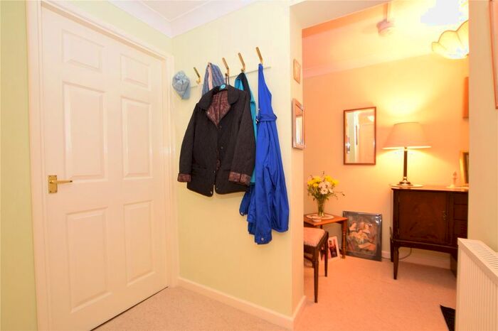 2 Bedroom Flat For Sale In Flat, Orchard Court, St. Chads Road, Leeds, West Yorkshire, LS16