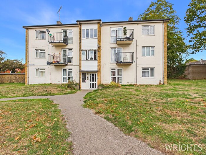 2 Bedroom Flat To Rent In Days Mead, Hatfield, AL10