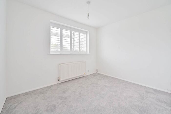2 Bedroom Flat To Rent In Canadian Avenue, Catford, London, SE6