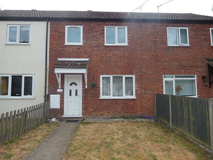 3 Bedroom Terraced House For Sale In Woodlands Close, Thetford, IP24