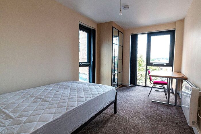 2 Bedroom Flat To Rent In Long Line, Sheffield, S11