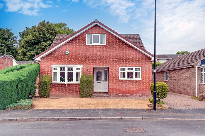 4 Bedroom Detached Bungalow For Sale In Holmshaw Grove, Sheffield, S13