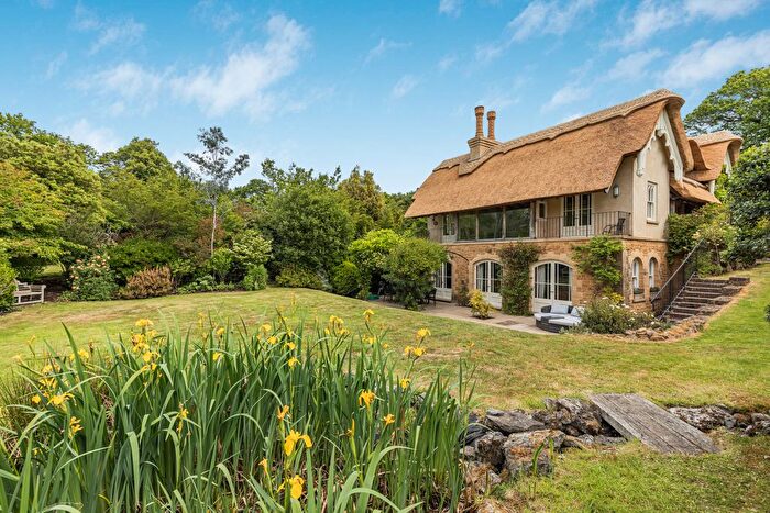 3 Bedroom Cottage For Sale In Richmond Park, TW10