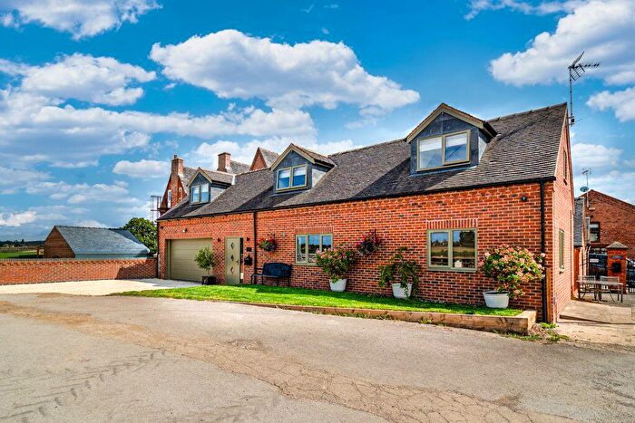 4 Bedroom Detached House For Sale In Bowmaker Barn, Aldercar Lane, Langley Mill, Nottingham, NG16