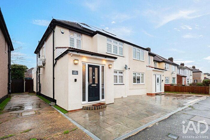 4 Bedroom Semi Detached House To Rent In Windermere Avenue, Hornchurch, RM12