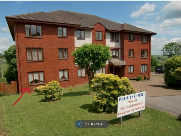 2 Bedroom Flat To Rent In Tavistock Road, Launceston, PL15