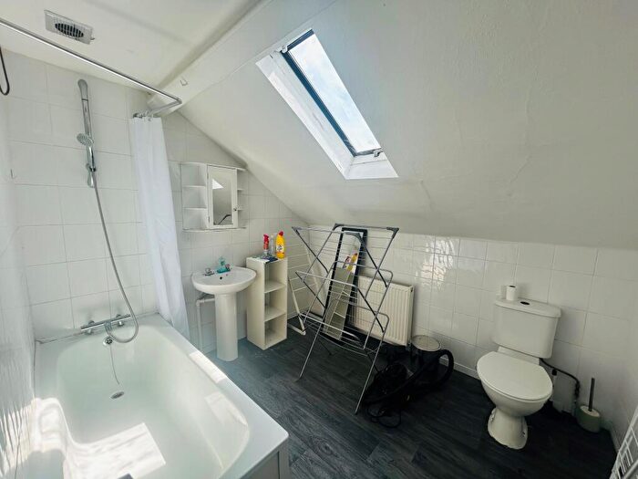 1 Bedroom Flat To Rent In Room, Warwick Street, Leamington Spa, CV32