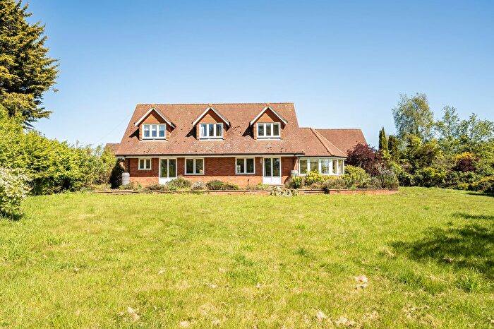 4 Bedroom Detached House For Sale In Worcester Road, Pinvin, WR10