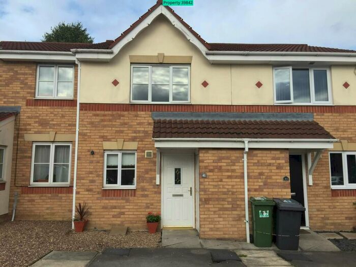 2 Bedroom Mews To Rent In Oakham Way, Leeds, LS9