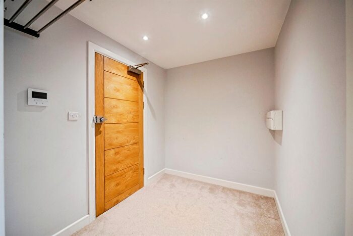 1 Bedroom Flat For Sale In Queensway, Bletchley, Milton Keynes, MK2