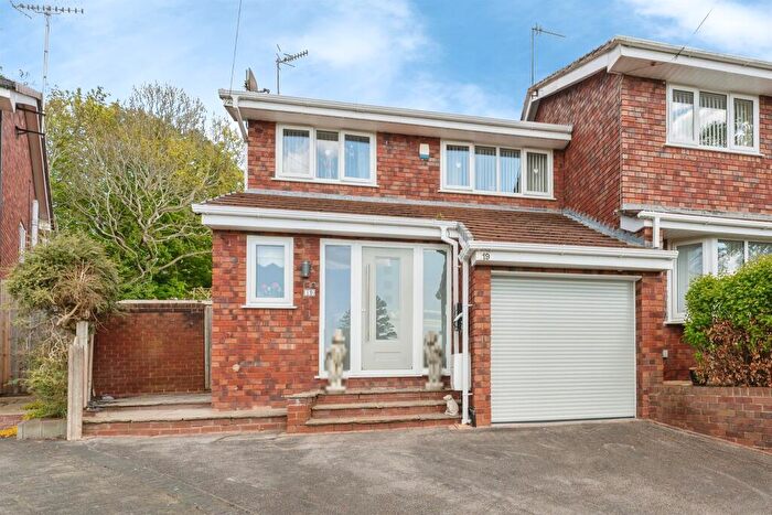 3 Bedroom Semi Detached House For Sale In Croft Close, Prenton, CH43