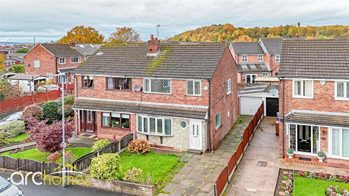 3 Bedroom Semi Detached House For Sale In Upton Road, Atherton, Manchester, M46