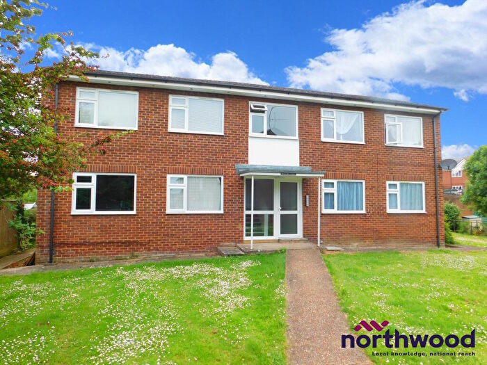 2 Bedroom Flat To Rent In Walnut Walk, Polegate, BN26