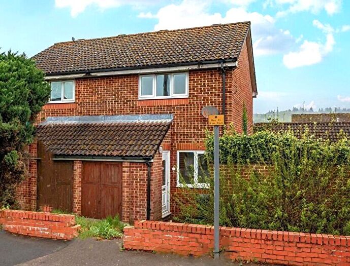 2 Bedroom Semi-Detached House For Sale In New Road, Chilworth, Guildford, GU4