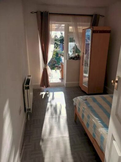 Studio To Rent In Cranbrook Road, Ilford, IG1