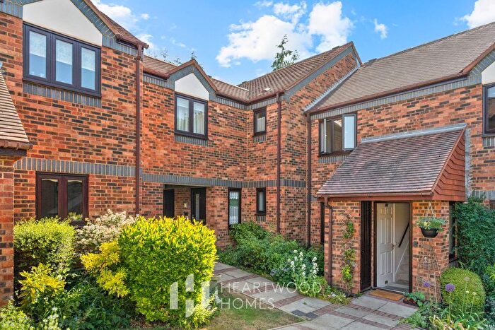 1 Bedroom Flat For Sale In Albeny Gate, Belmont Hill, St. Albans, AL1