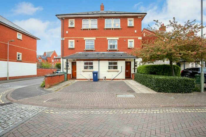 4 Bedroom House To Rent In Stable Close, Oxford, OX1