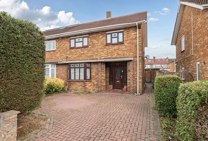 3 Bedroom Semi-Detached House For Sale In Lexden Drive, Chadwell Heath, RM6