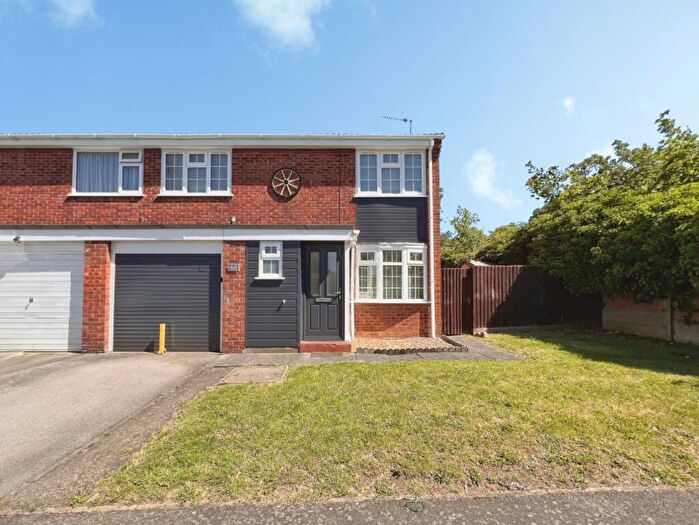 3 Bedroom Town House For Sale In Bradshaw Avenue, Glen Parva, Leicester, LE2