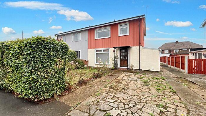 3 Bedroom Semi-Detached House For Sale In Annes Crescent, Scunthorpe, DN16