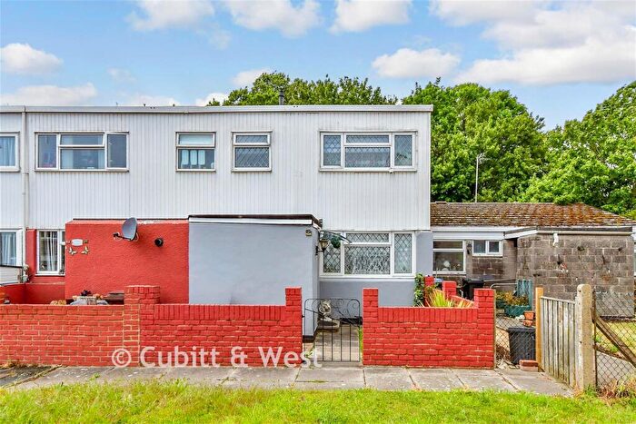 3 Bedroom End Of Terrace House For Sale In Sycamore Road, Bognor Regis, West Sussex, PO22