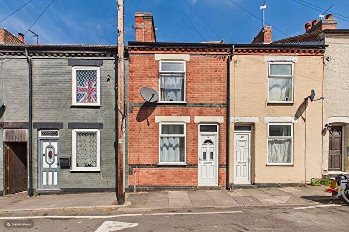 3 Bedroom Terraced House For Sale In Long Street, Burton-on-Trent, DE15